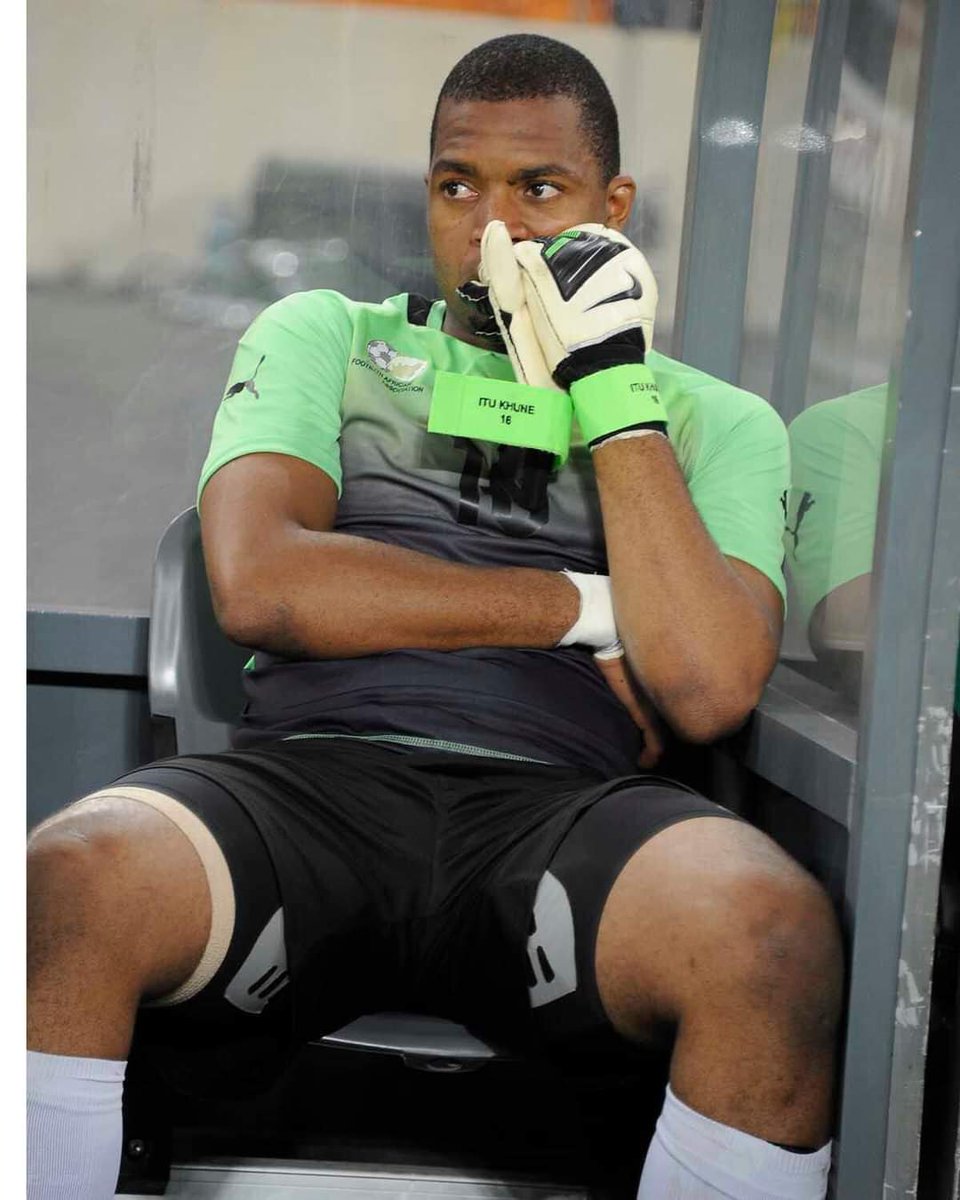 Tebogo_lennox29's tweet photo. Bench Ase dilo Tsa Hao skipper😄...i can't Wait For your Return Mzansi's Number1 Gk of All time!!! National treasure!!! #Distribution101
@IIKHUNE_32_16 https://t.co/kEKEkQcqFu