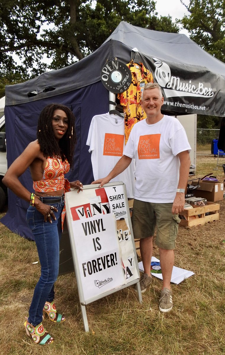 AlisonHussey_'s tweet image. Class act and thoroughly lovely @MPeopleHeatherS touring the @OneLoveFestival chatting with festival attendees and stallholders. Here discussing vinyl and her new album #ColourMyLife with Richard @TheStranger007 from @themusicboxose #vinyl #vinylrecords #indieretailers #music