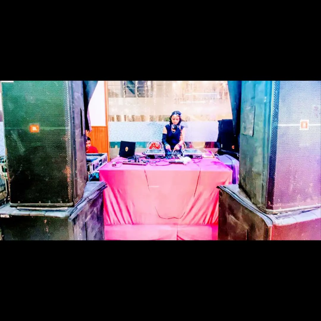 dj_bluhi's tweet photo. Let's rock d dance floor wid ur DJ Bluhi guyzzzz..#India #dj #djing #music #musicalgenre #beat #rhythm #artist #headphone #sound #soundlight #twitter https://t.co/0AdYFJdGS1