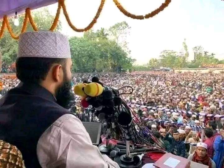 Sk__ismail's tweet photo. আবারো বাংলাদেশের মাটিতে এইরকম তাফসীর কোরআন মাহফিল হবে.!❤️
          🥰_ইনশাআল্লাহ_🥰 https://t.co/JL3bmTrsKW