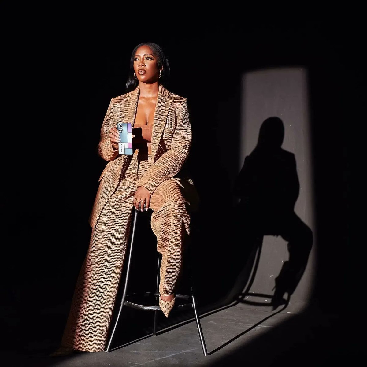 MedicalSavage's tweet photo. In every shade of glorious finesse that Dr @TiwaSavage exudes,her face card never declines.
To love this woman is to know peace of mind.
Which is your favourite slide?

#WCW
#TECNO×TiwaSavage
#CAMON19Mondrian
#TECNO×Mondrian https://t.co/eNOj8Z9UvE