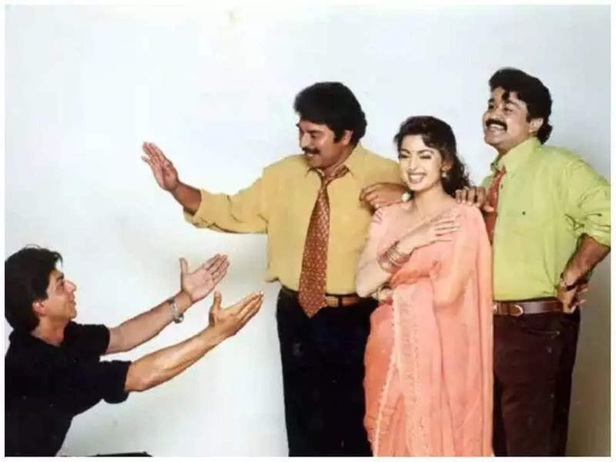 news_bugz's tweet photo. Buzz : After 23 Years #Harikrishnans Are Returning. #Harikrishnans2 Will Be Officially Announced Soon. According To The Reports It Will Be The Last Film Under #Faazil's Direction . #FahadhFaasil Will Also Be Doing An Important Role In This Film Along With
@Mohanlal & @Mammukka https://t.co/Jxf5PgEZ6o