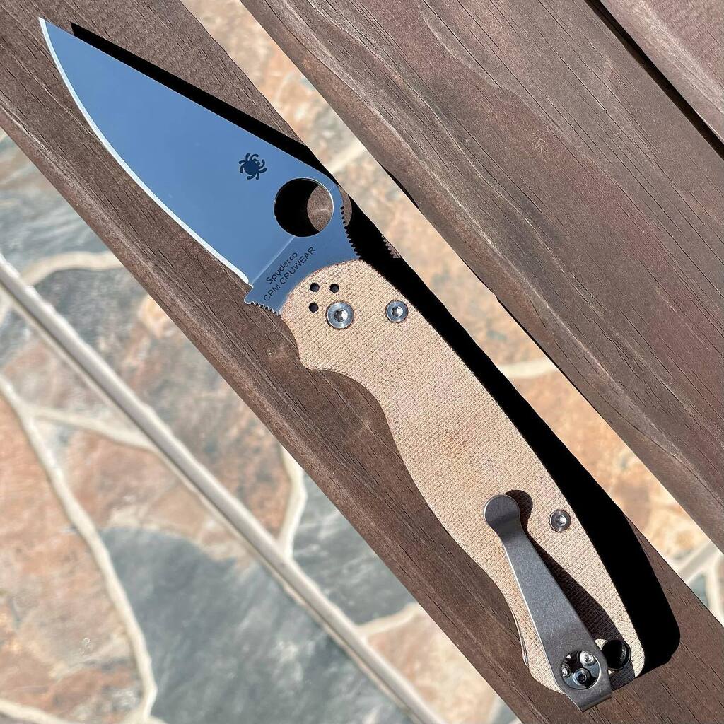 Numb3rCrunch's tweet photo. Just fitted the @lynchnw clip 👌🏻 This is going to be my #everydaycarry for the foreseeable future.

#spyderco 
#spydercoparamilitary2
#spydercopm2 
#paramilitary2 
#paramilitary2cruwear 
#cpmcruwear 
#micarta 
#pocketdump 
#pocketknife 
#blade
#bladesofi… https://t.co/P67ijuu7o9 https://t.co/ilDdIQE2bC