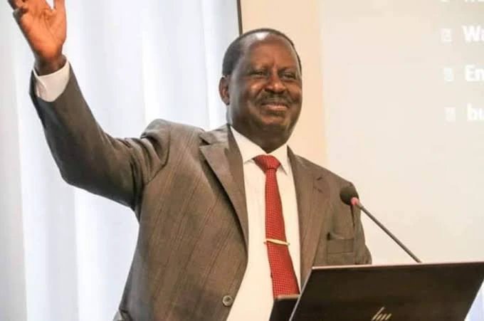 Kijanayaaa's tweet photo. Raila Odinga orders media and journalists out of KICC where he is chairing joint parliamentary seating of newly elected mps
#KenyaKwanza #PaulMwangi #OleSapit #Form34C #Itumbi #KICC #BABA https://t.co/An9FA0N8TG