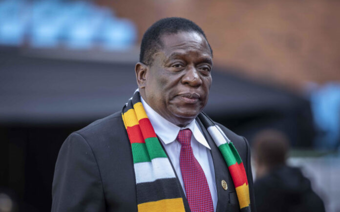 Leokoni's tweet image. A tale of two contesting Presidents in 2023. Which one would you vote for between the one who is planning to build spaggheti roads and the one making perfumes.
RETWEET for @nelsonchamisa LIKE for @edmnangagwa
