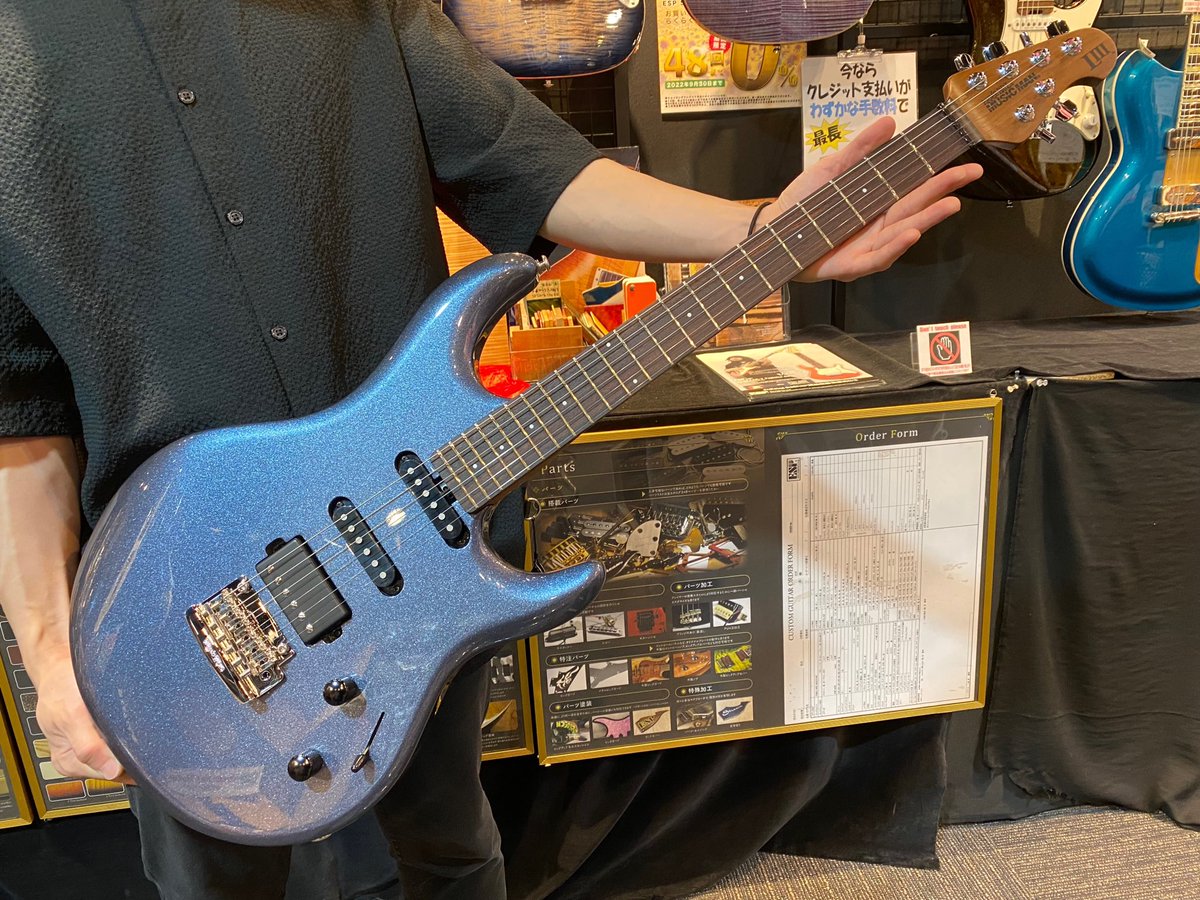 BIGBOSSFUKUOKA's tweet photo. MUSIC MAN スティーブ・ルカサー シグネイチャーモデル
『LUKE III HSS』が即納可能!!
高出力ハムバッカーPUを採用したSSH仕様で多彩な音作りが可能👍
さらにPush/Pushスイッチの12dBブーストを搭載!!
ご注文は▶️https://t.co/TuJewbza6J https://t.co/l7Woi5JrEM