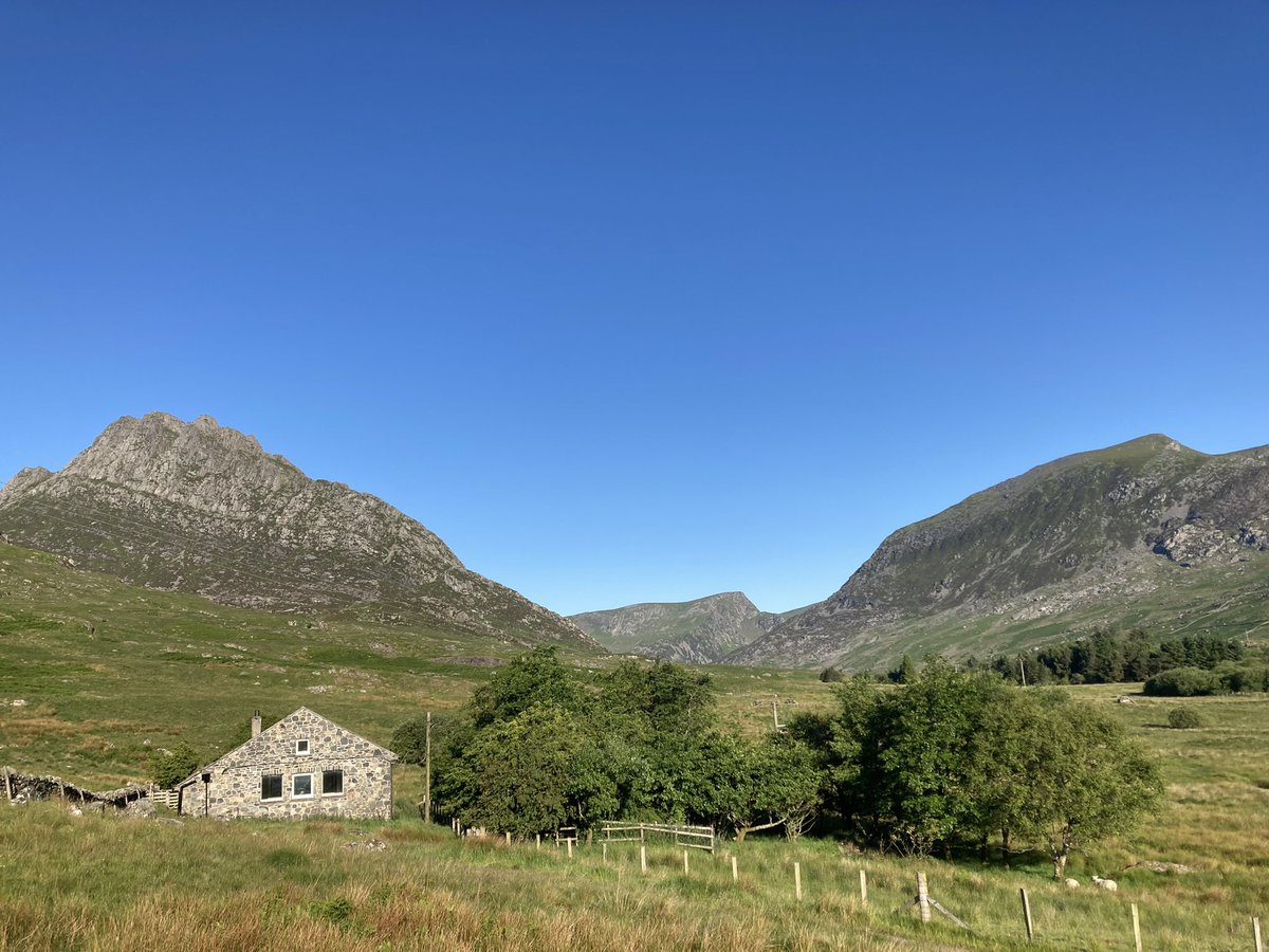 I have had a last minute cancellation for the <a href="/ULMC_/">ULMountaineeringClub</a> Caseg Fraith Hut for this weekend (19-21 August)

Small or large groups (up to 46) can book, but the person booking has to be a <a href="/Team_BMC/">British Mountaineering Council</a> member or equivalent

More information and online booking at: ulgmc.org/huts/caseg