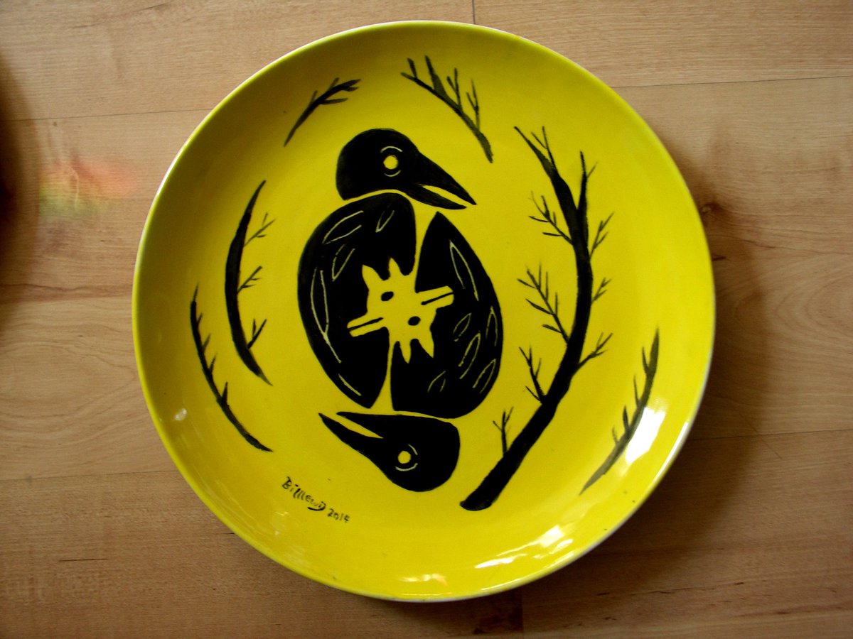 BillLewis_Poet's tweet photo. Interconnected by Bill Lewis. Painted Ceramic #crows #foxes @WildwoodTrust @SelineSigil9 @LisaChristiePhD #paintingonplates #paintedceramic @bjorn_stjerne @CafeNucleus @GeneviTullberg @HalpernFoundCEO #ravens #raven @hehirsarah @FarCanals https://t.co/J4KrD5w1rs