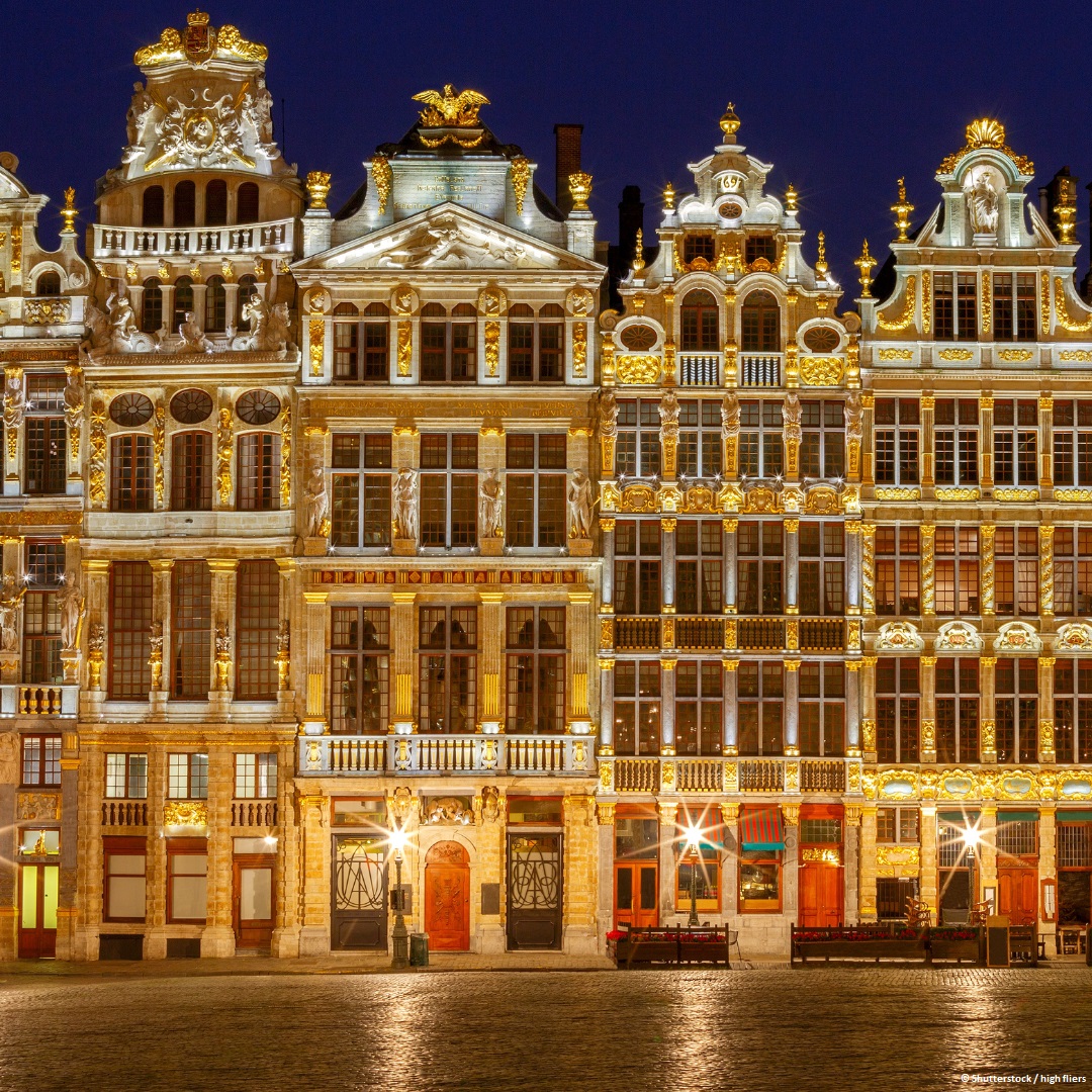 elounasso's tweet photo. La Grand-Place, Brussels in #Belgium stands as an exceptional example of an eclectic blending of architectural &amp; artistic styles of Western culture, which also illustrates the vitality of this political &amp; commercial centre:
https://t.co/y73DY2yUHP
#TheNext50 #WorldHeritage https://t.co/nuD3x3IuIe