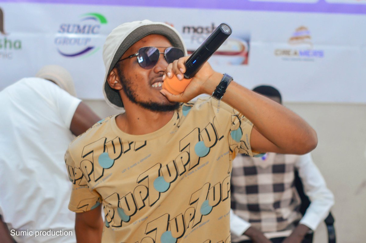 SumicPro's tweet photo. Vibes from Vibe🎤🎼 By @QuexMusicUg
At the International Youth Day Celebrations at MUBS Main Campus
#FlashBackFirday
#SumicProductions
#InternationalYouthDay2022 https://t.co/Gvr66RpPPC
