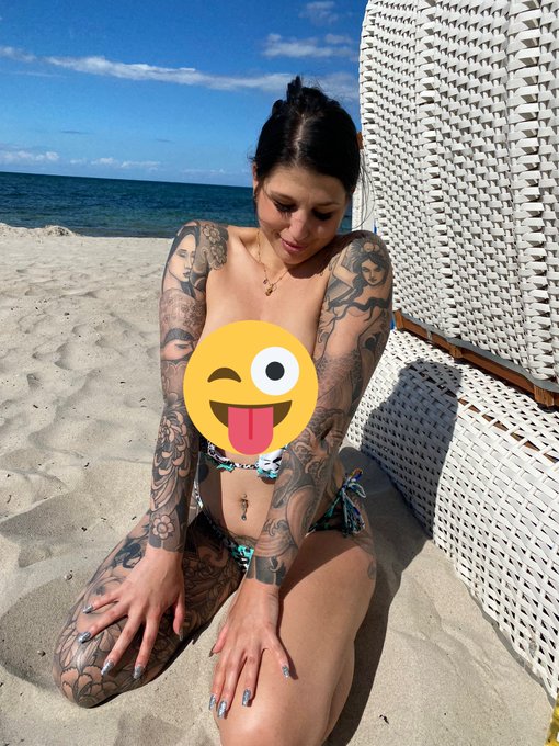 Vote for me !! https://t.co/qT5FIH2YSe  #orages #onlyfans #RETWEEET https://t.co/LDCoKJTEaY<a href="/tag/orages"class="tags">#orages</a><a href="/tag/retweeet"class="tags"><span>#retweeet</span></a><a href="/tag/onlyfans"class="tags"><span>#onlyfans</span></a>