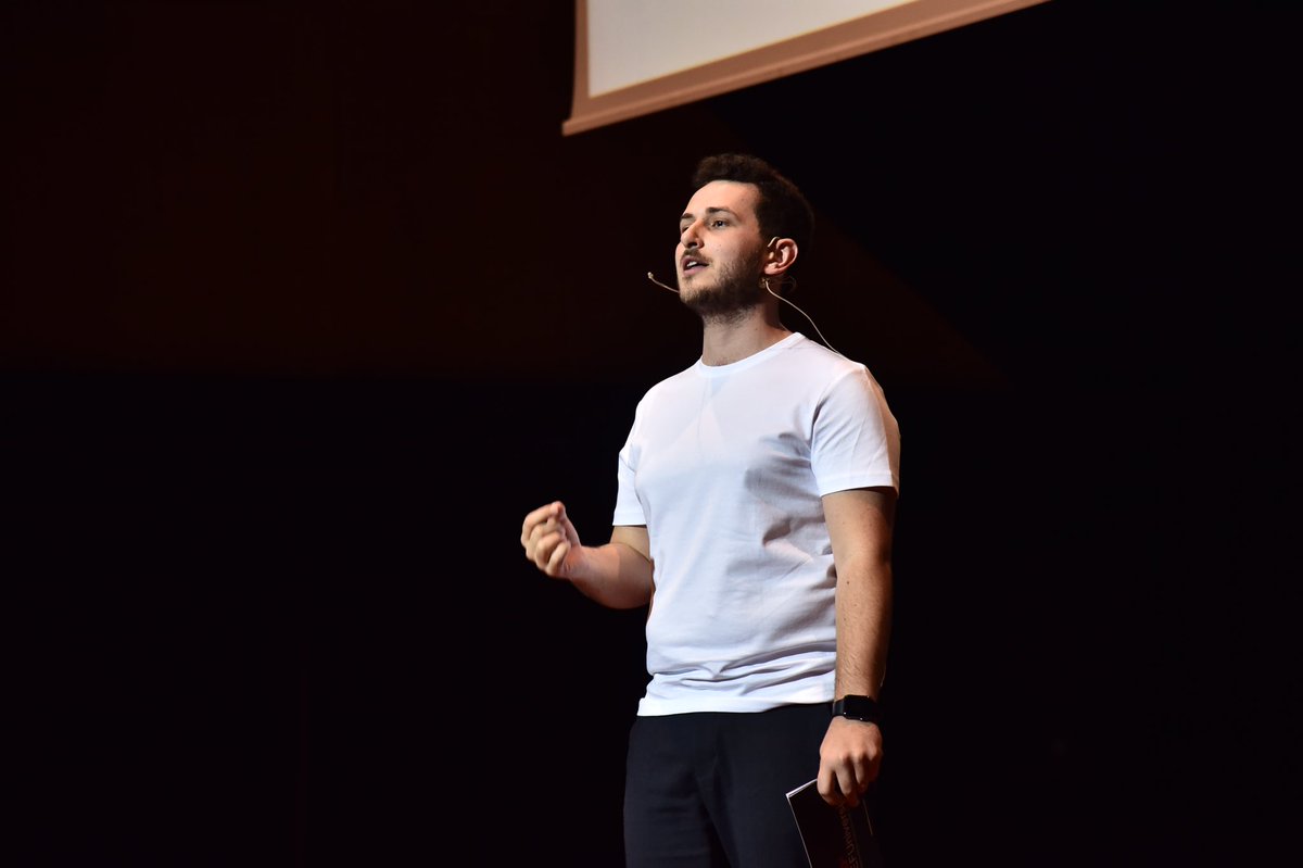 Alp Dumrul’un “Duyguları Nasıl Harekete Geçiririz” başlıklı konuşması yayında!

İzlemek için: youtu.be/TL2aYlb0_n0