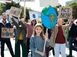 Wat betekent klimaatverandering voor het opvoeden van kinderen en jongeren? nationaleonderwijsgids.nl/basisonderwijs…  via <a href="/PO_nieuws/">Basisonderwijs NOG</a>