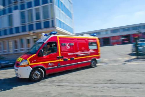 lavoixdunord's tweet photo. La passagère d’une moto grièvement blessée dans un accident à #Divion https://t.co/IPHj5SCkua https://t.co/U8u9yinp16