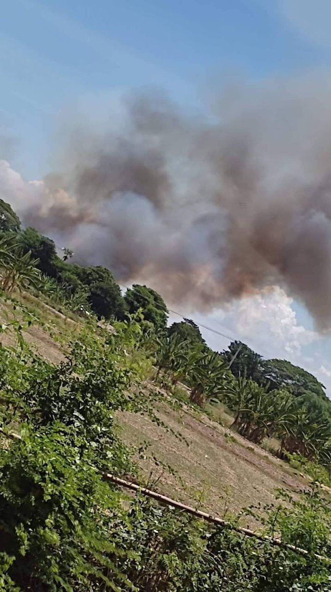 TTFR__Myanmar's tweet photo. SAC troops and PyuSawHtee forces fired light arms and set fire to the residential properties in NgatayHmyaw village, Yesagyo tsp, Magway division this morning so that locals had to flee.  #2022Aug17Coup #WhatsHappeningInMyanmar https://t.co/eVs2iyUR9S