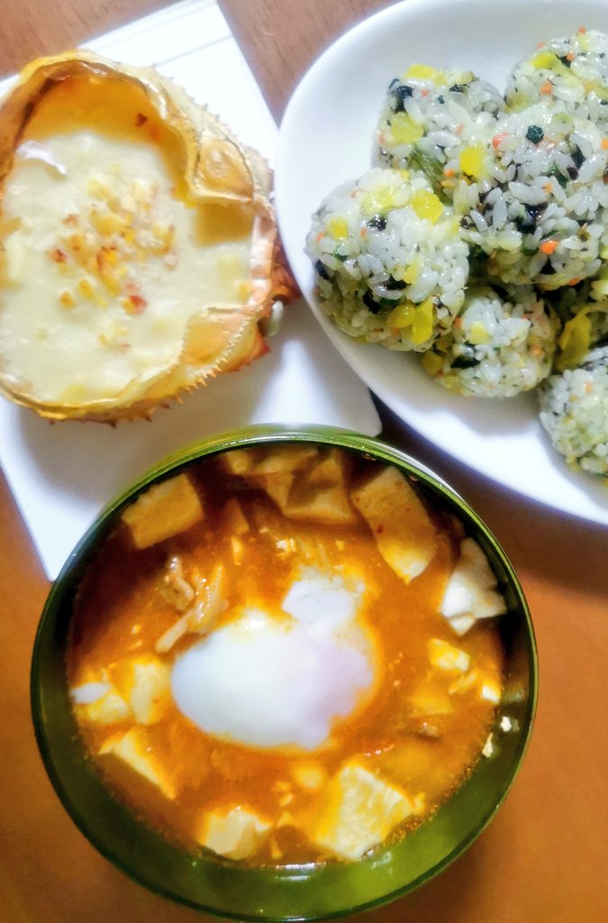 スンドゥブ、チュモッパプ、カニグラタン🦀ww
チュモッパプの味が何県の郷土料理か忘れたけどキムタクご飯に似ている💖