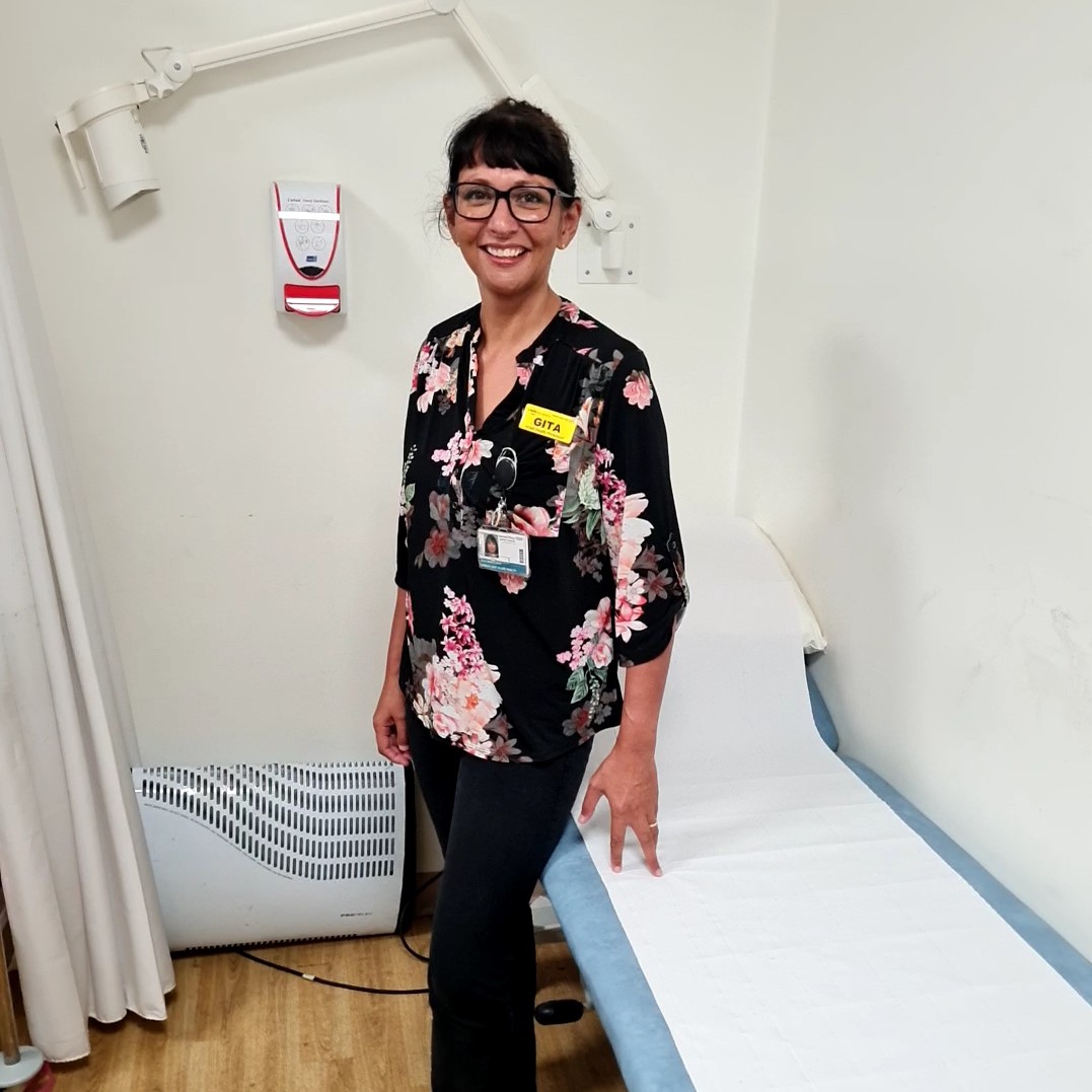 NHSEngland's tweet photo. ‘No two days are the same. The people make the NHS special.'

Gita is a Consultant Allied Health Professional, and research group leader at @uclh who was inspired to join the NHS by her father who worked for the NHS for over 40 years. https://t.co/3ZwdDFlXVi