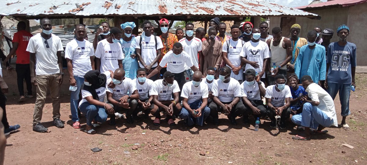 IOMTheGambia's tweet photo. Last week the Migrant Peer Support Group in Upper River Region conducted a drama sensitization on dangers of irregular migration.

They also advocated for precautionary COVID-19 measures and for the social inclusion of migrants in community-based initiatives.

#AfricaTrustFund https://t.co/cRi14SI4qx
