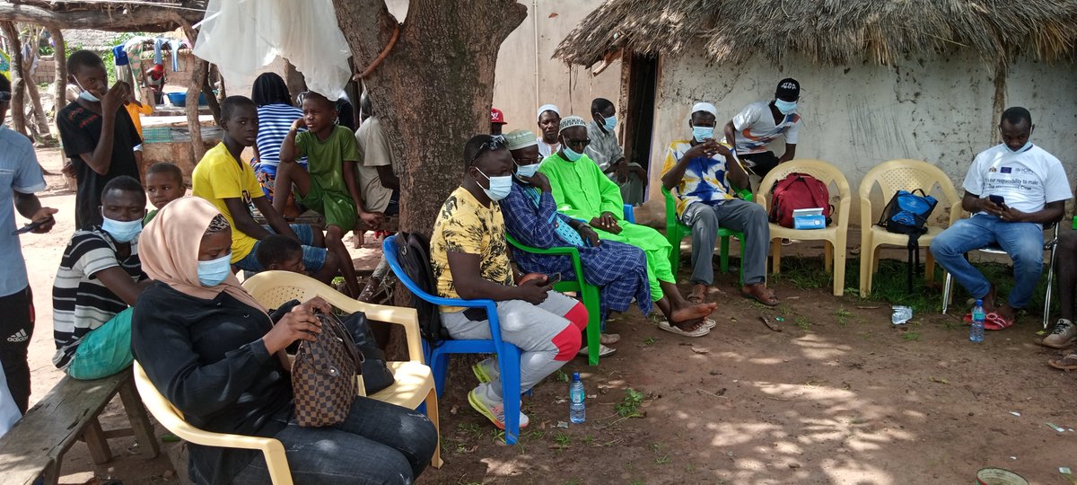 IOMTheGambia's tweet photo. Last week the Migrant Peer Support Group in Upper River Region conducted a drama sensitization on dangers of irregular migration.

They also advocated for precautionary COVID-19 measures and for the social inclusion of migrants in community-based initiatives.

#AfricaTrustFund https://t.co/cRi14SI4qx