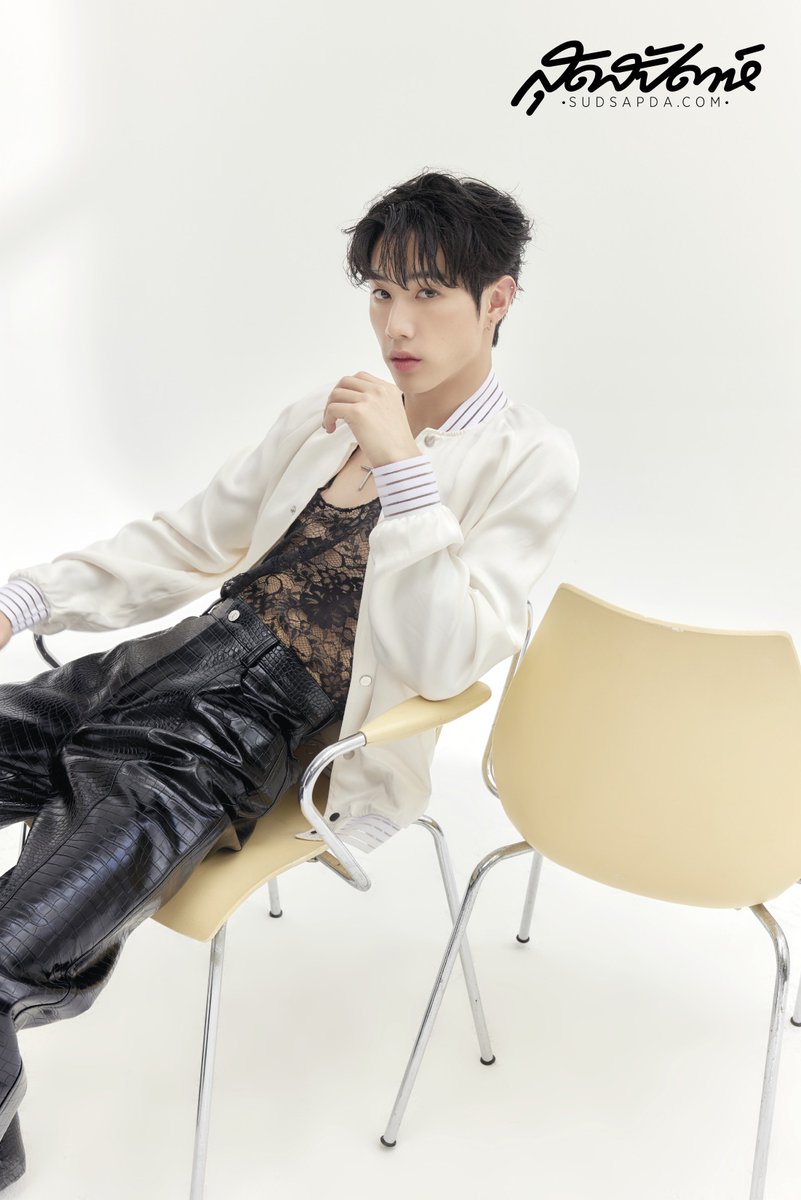 DNAmngmnt's tweet photo. [📸] Sudsapda August 2022 issue cover 

🔗 https://t.co/0pIrNNYpXD

The full interview is available in both English and Thai in the print and e-book versions.

#SupdapdaxMarkTuan
#MarkTuan #Mark  
#마크 #段宜恩
#theotherside #faraway
@marktuan https://t.co/T18c8G8htF