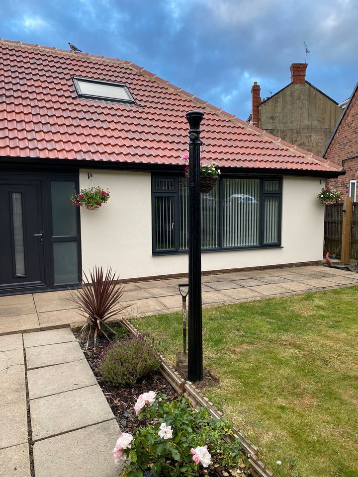 RoofBuildSol's tweet photo. ๐ค Do you need help with a roofing projectโ The team has recently completed this ๐กroofing project for a beautiful home in South Kirkby, Yorkshire. Call Us Today For More Information #southkirkby #rooftop #roofingcontractor #roofingcompany #rooftiling #slateroofing #felt https://t.co/4VDjveiL72