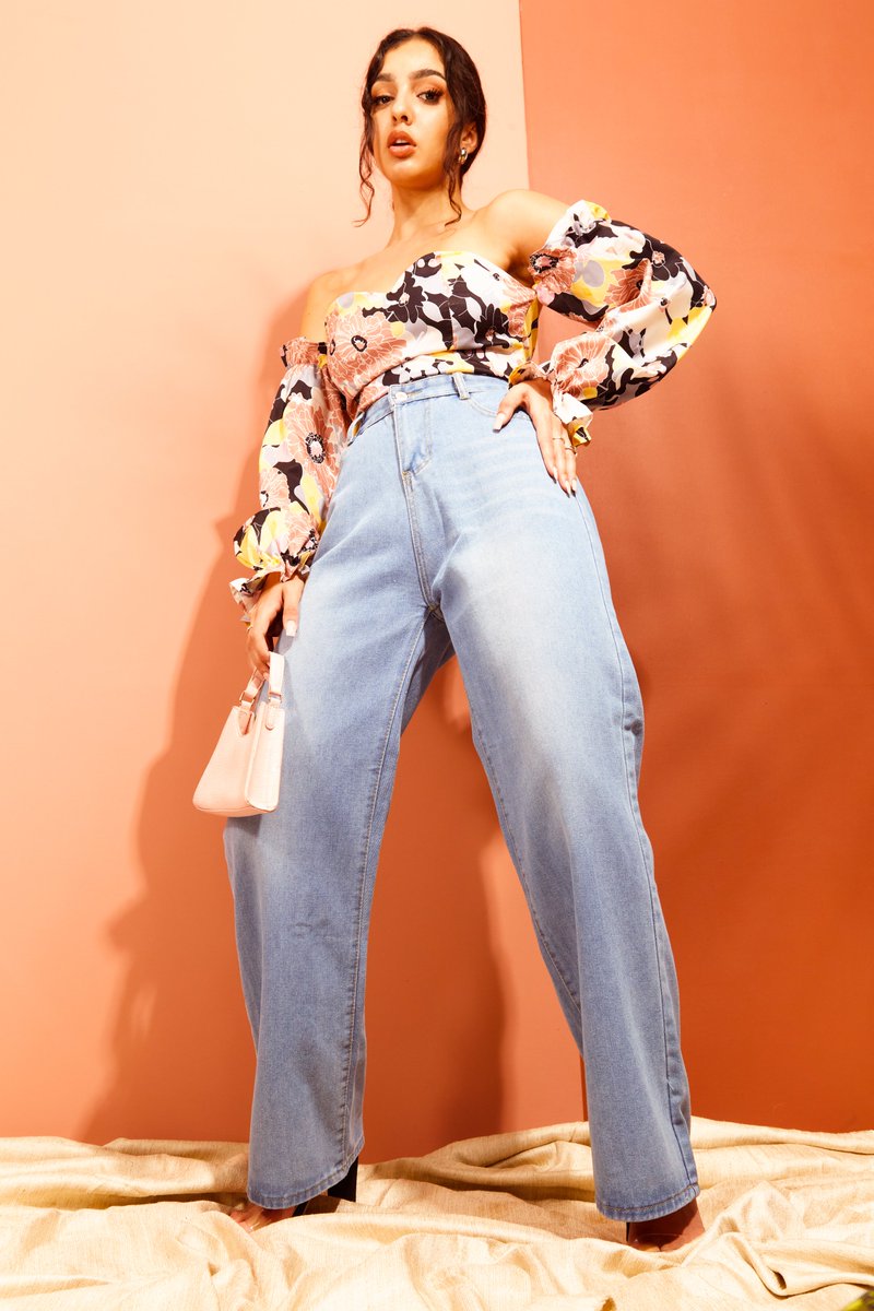 SelectFashion's tweet photo. Dress code is: JEANS and A NICE TOPπ»π€
πMulti Floral Bardot Crop Top
πLight Blue Wide Leg Jeans
#SlayInSelect #SelectStyle #SelectFashion https://t.co/mElCZ7URoC