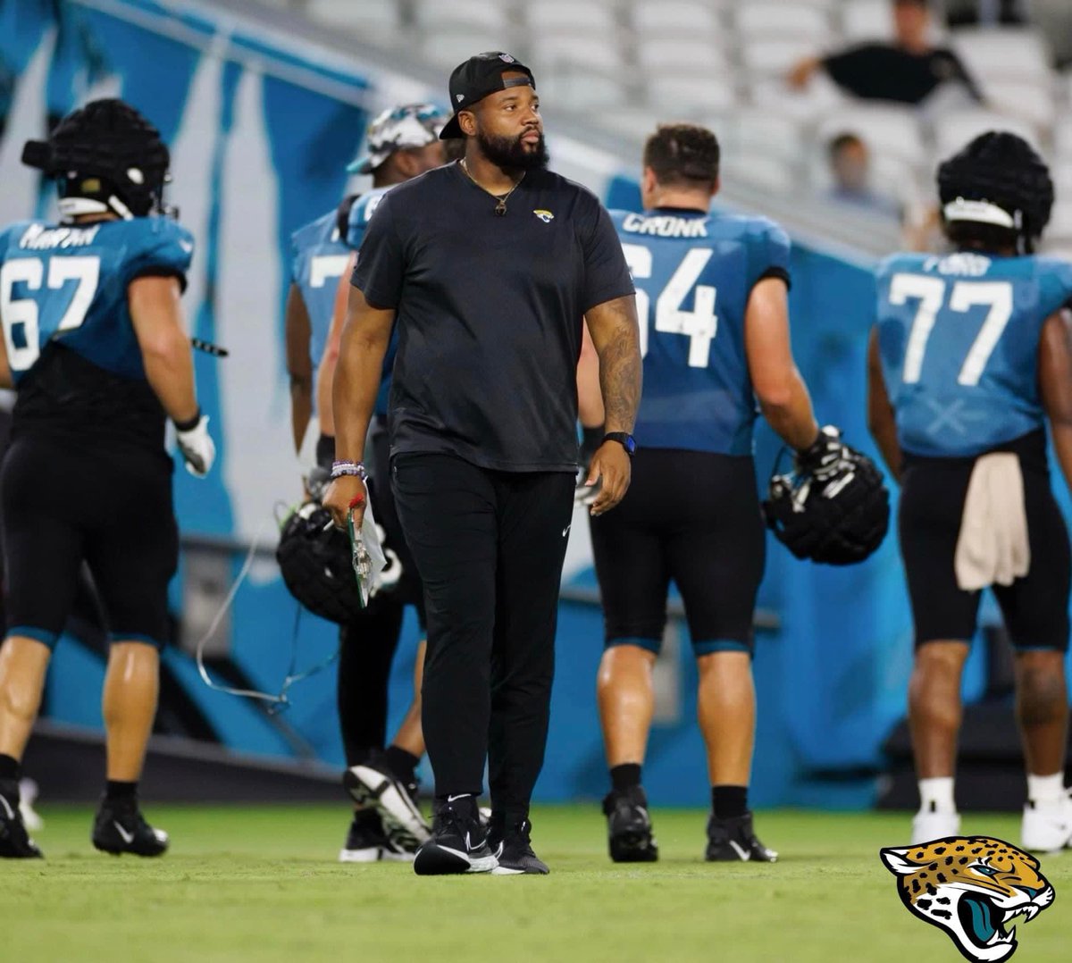 CoachLA73's tweet photo. Love the Game….Love the Hustle!
@Jaguars #CoachCoach #DUUUVAL https://t.co/vShKBZww1L
