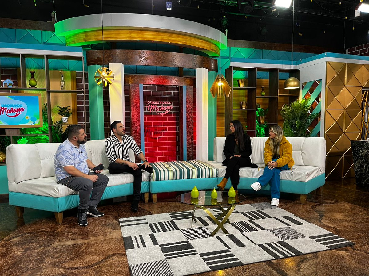 ACNUREcuador's tweet photo. Estamos en @TVCEcuador junto a @Nikkimackliff presentando la canción #UnMundoPosible, cuyo estreno mundial realizaremos esta noche durante el concierto #RefugiAndo.
¡Sigue las redes de ACNUR para escuchar la canción completa! https://t.co/zXJLmfsNCs