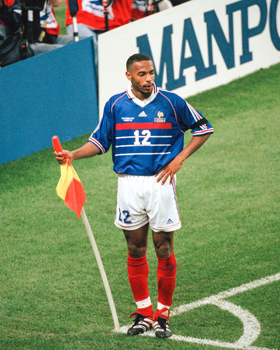 brfootball's tweet photo. Thierry Henry celebrates his 45th birthday today.

A baller like no other 👑 https://t.co/2mwYX22Xis