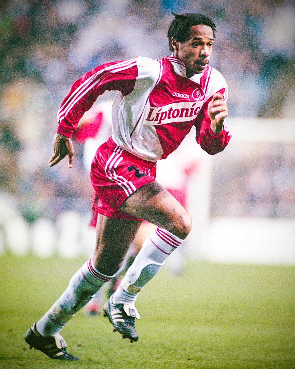 brfootball's tweet photo. Thierry Henry celebrates his 45th birthday today.

A baller like no other 👑 https://t.co/2mwYX22Xis