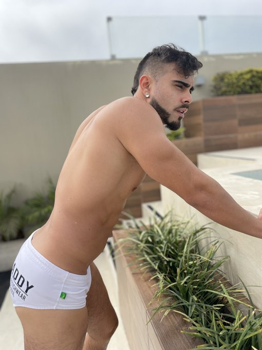 Hola! https://t.co/qg5e5t1iAi