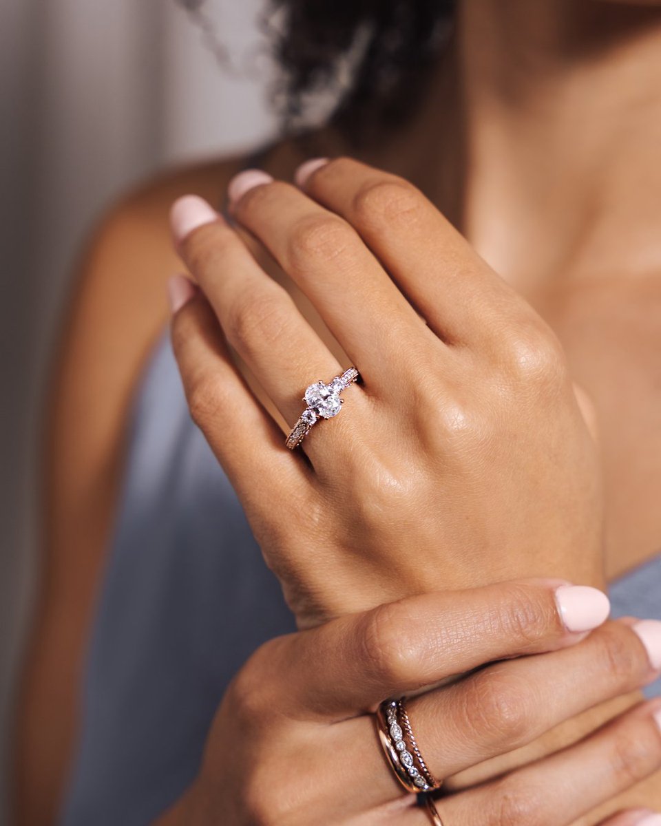 The great thing about antique style rings is that they already look like a treasured heirloom! This three-stone beauty is stunning with intricate milgrain details.⁠
⁠
Shop this beautiful ring, bit.ly/3QvgVZt
Featuring: Laila Three Stone Engagement Ring⁠