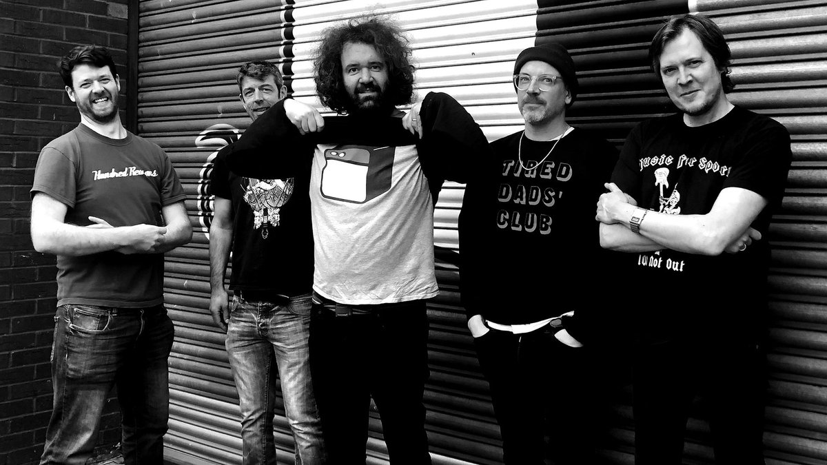 FutureproofPR's tweet photo. Wanna hear great #indie #rock fresh cuts? Then #tunein to @icrfm1057 6.30-8pm when @rollonICR spins #punk banger #YouFollowMeAround fm @TheFadesBand amongst the tunes💥 Gowaaan treat yourself to a listen👇 Cheers Steve 😎🔥
#TFYFMA22 #indierock #punkrock
https://t.co/LIlHOwKGTx https://t.co/z7PEDgfDtr