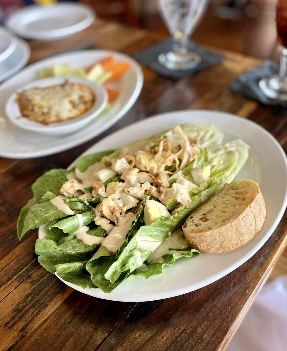 ChefFeker's tweet photo. Who said salads need to be boring? Definitely not us!! 💁🏻‍♂️ 

Serving lunch Mon-Sat, 11am-2pm. Stop by #ILMITOCAFE and enjoy your favorites today! https://t.co/vkQPxJu1d8 https://t.co/hkqcMpzjmK