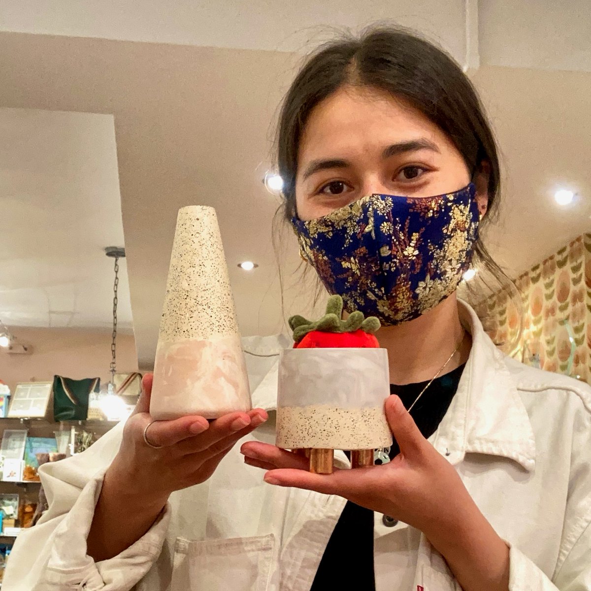 Staff fave of the week! 😍 A has chosen this pair of concrete vase and plant pot! Each one is hand-poured by @zoescottdesigns and so each is unique! We love the muted palette and speckled texture and think they will be perfect for displaying a flower or baby succulent plant 🌷🌿