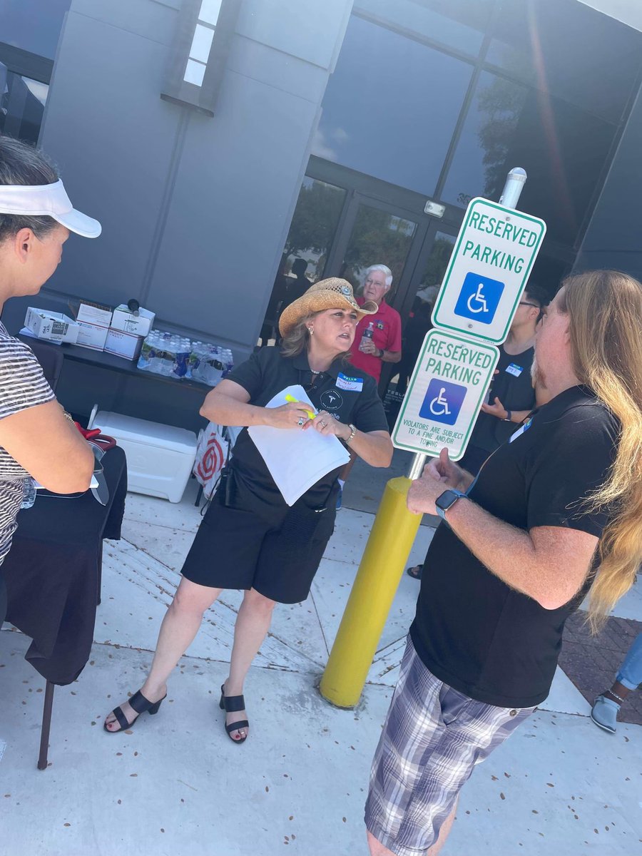 AustinTeslaClub's tweet photo. Tesla Austin Collision Center Ribbon Cutting Event last week was a total blast! If your Tesla gets a ding or a Megading, they’re ready to help you! Thanks to their team for welcoming us with open arms!! https://t.co/MuJnaB7ziE