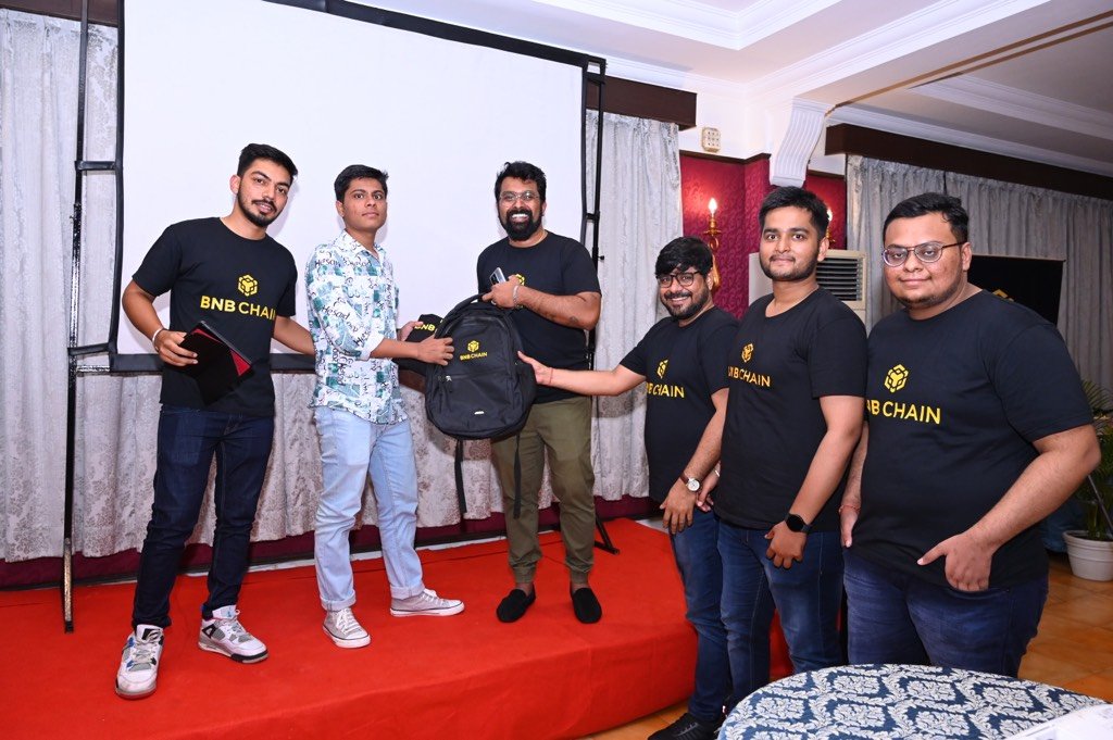 BNBCHAIN's tweet photo. Another wonderful turnout for the second day of our AZAADI with #Web3 event in Goa 🇮🇳

Great to meet so many hungry and talented individuals. Looking forward to bringing #BNBChain back to #India https://t.co/bVeaE1Y0jl