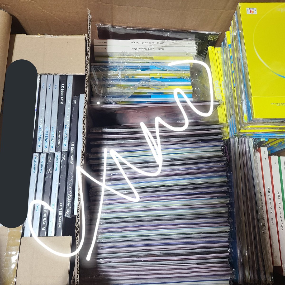 cxiaoyouyi's tweet photo. #cxiaoud
ㅡ all new arrivals thread ! please know that these groups orders are divided into two boxes. i only received the first box and i was just informed that the second box was left in korea because it did not fit the container (as per consol) 😭. https://t.co/ovnPz6c45M