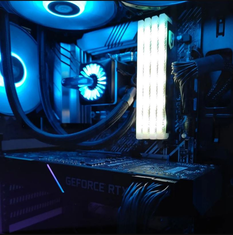 GeILMemory's tweet photo. Don't worry about getting lost in space, the GeIL Orion RGB memory shines bright like stars, just don't stare at them directly for too long.
✨✨✨Use #YesGeILMemoryPics for a chance to get featured and follow us for your dose of epic builds!
📸 by: IG @pc_techmo https://t.co/QyShnMjwey