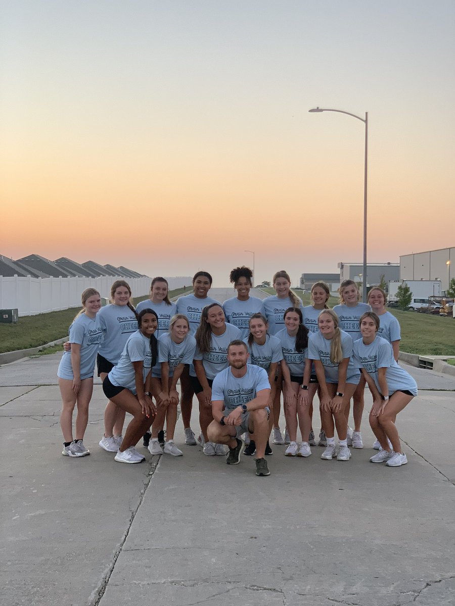 BlakeDesselle's tweet photo. Can’t thank @GVSPIRIT enough for trusting me to train these girls all summer. We had a lot of fun and got better.  Time to get another ring.    ~Onwards~ https://t.co/veauM8hOWs