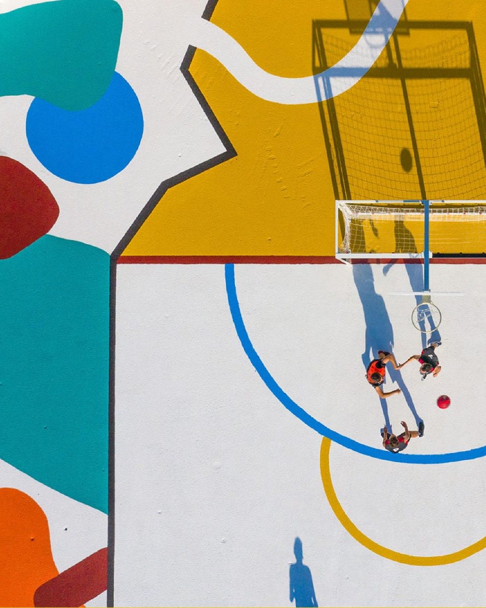 ValenciaDesignF's tweet photo. "Definitively, the Valencia Marina is seeing the materialisation of a process of appropriation by the community. A friendly and ordered space, which is designed with and for people". This new installment of #WorldDesignSpotlight focuses on the space that today is @lamarinadevlc. https://t.co/eT6xqPh0eU