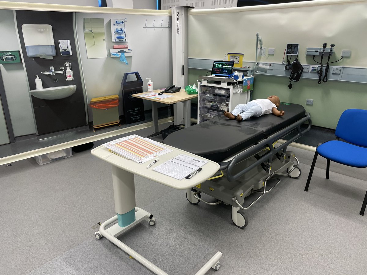 high_CSC's tweet photo. Utilising our new #kwickscreen which transforms a meeting room into a clinical area! All ready for tomorrow for those Year 4 Aberdeen students in their paeds block Spot the paed paraphernalia 😀 #paedsim @NHSHighland @Highland_MedEd https://t.co/a52MFCZZWS