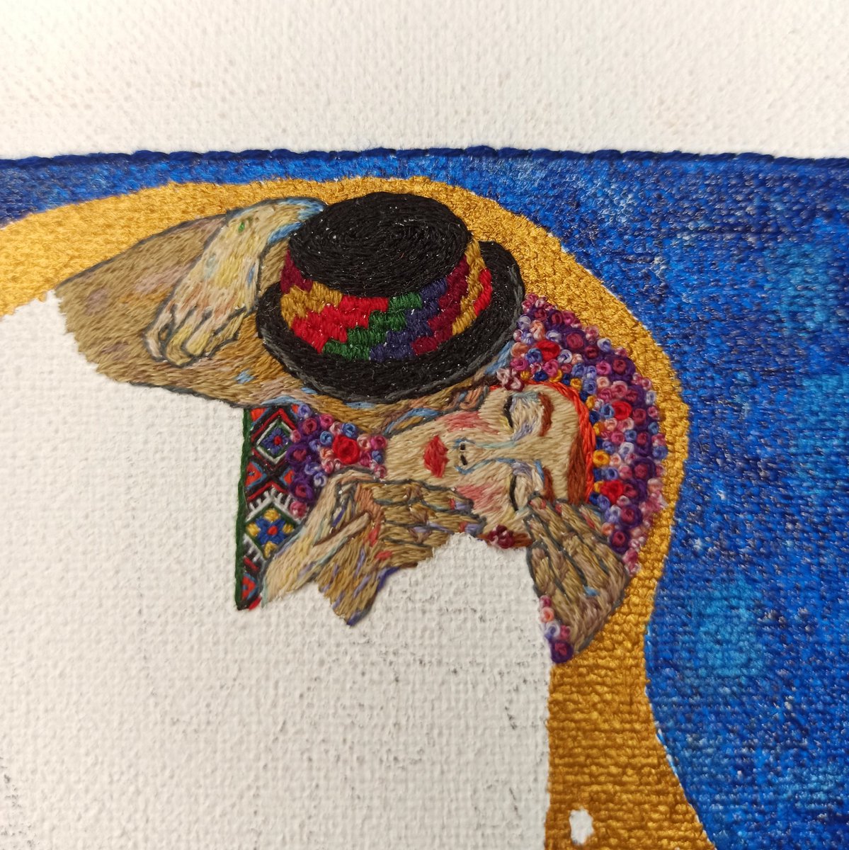 Чи вишивала я весь день без перестанку? Так. Чи оніміла моя дупа? Так. Чи жалкую я про це? Ні😁