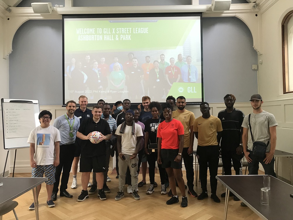 Better_LBTH's tweet photo. We have teamed up with the charity @StreetLeagueUKΒ to welcome a group of 16-24 year old apprentices into centres across #TowerHamlets who will be completing a three day work experience placement and begin building their careers in leisure. #EndlessOppurtunities #Workexperiance https://t.co/Z4eUToDAUF