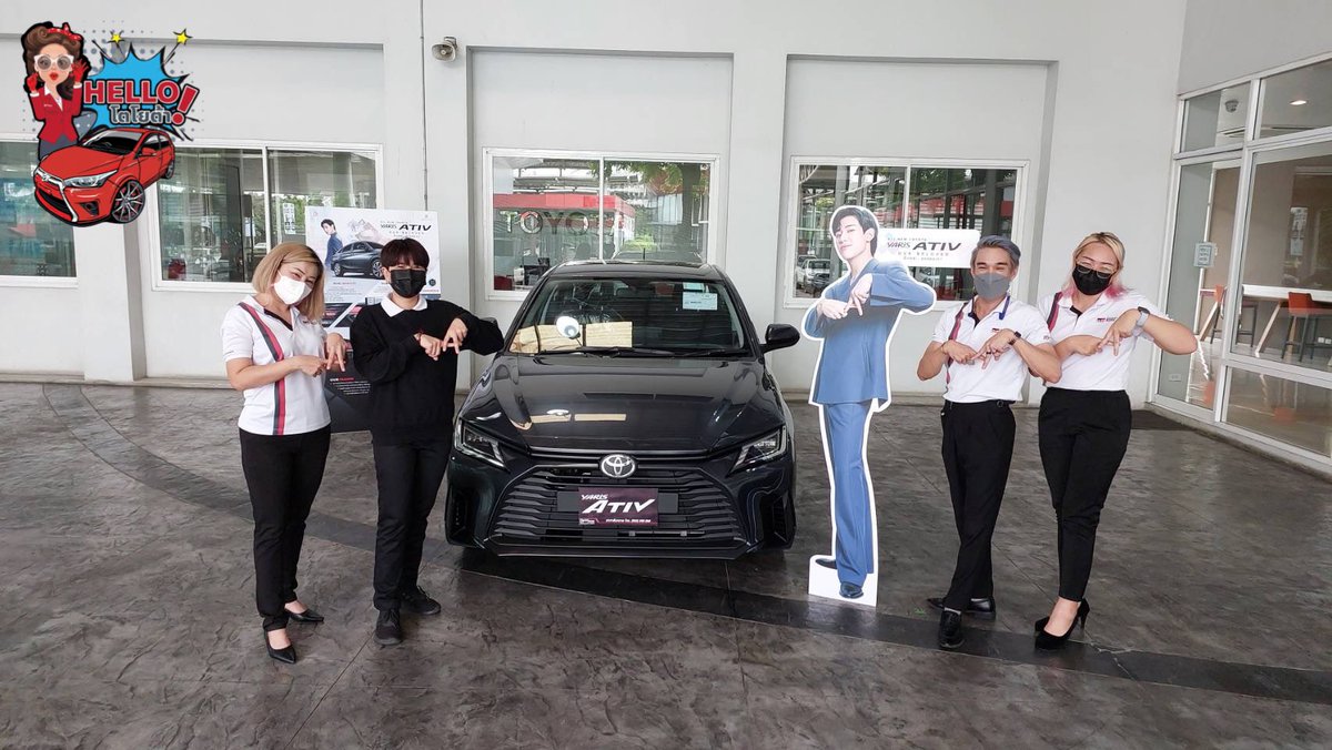 HelloTOYOTAtnc's tweet photo. 19 สค. นี้แวะมา Test drive #AllNewToyotaYARISATIV ที่โชว์รูมโตโยต้านครพิงค์เชียงใหม่ สาขาสันทรายได้นะคะ มาถ่ายรูปกับสแตนดี้ #BamBam  ได้เด้อ น้องมารอที่สาขาแล้วจ้า จองในงานรับข้อเสนอพิเศษสุดๆไปเลย 🥰 #Helloโตโยต้า #โตโยต้านครพิงค์ #YARISATIVxBamBam #TOYOTAXBAMBAM #toyota https://t.co/fMqnYs5iqX