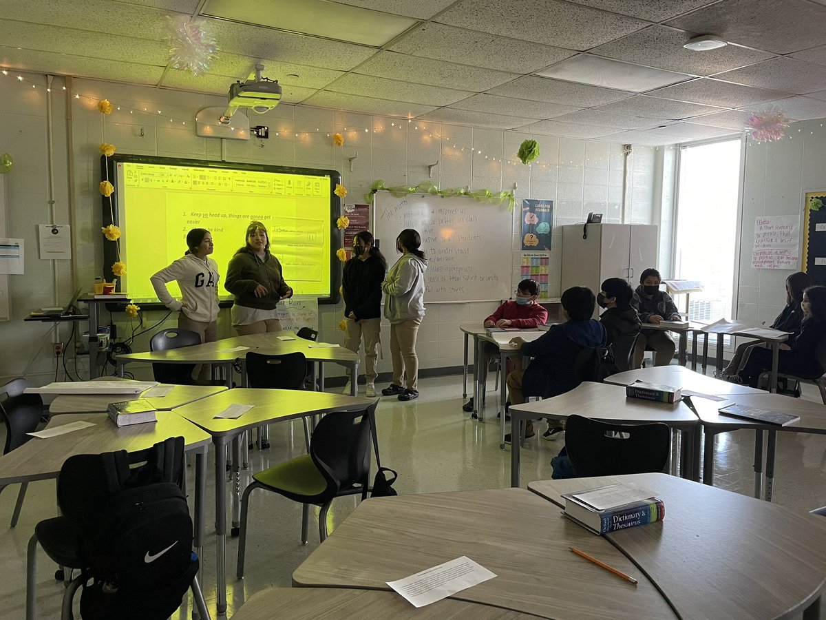CatMatta5's tweet photo. Class motto presentations and a vote run-off. Very exciting morning. #limitless #wrenntastic @ETWrennMS https://t.co/mUBezr9prp