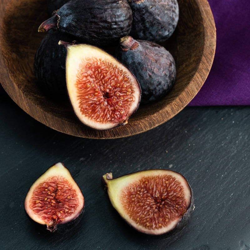 SpecialtyProd's tweet photo. Black Beauty figs have an exceptional sweet and rich fig flavor with earthy undertones, making them ideal for sweet and savory applications! #specialtyproduce #figs #blackbeautyfigs