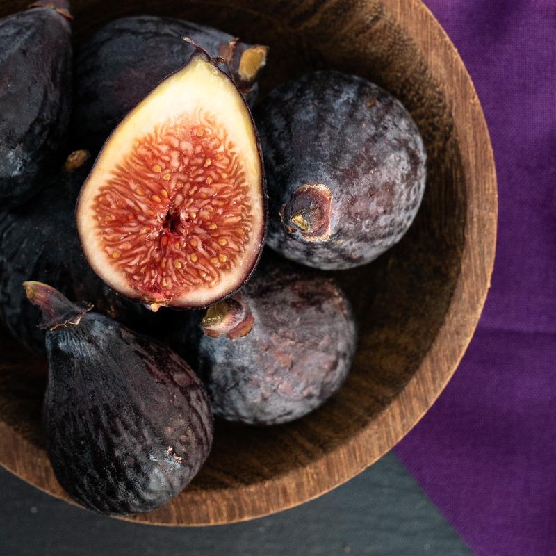SpecialtyProd's tweet photo. Black Beauty figs have an exceptional sweet and rich fig flavor with earthy undertones, making them ideal for sweet and savory applications! #specialtyproduce #figs #blackbeautyfigs