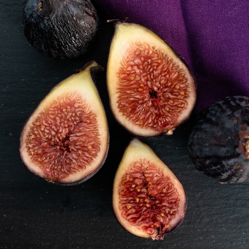 SpecialtyProd's tweet photo. Black Beauty figs have an exceptional sweet and rich fig flavor with earthy undertones, making them ideal for sweet and savory applications! #specialtyproduce #figs #blackbeautyfigs