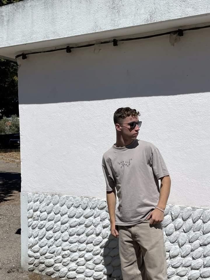 miguelvsmyself's tweet photo. i'm back bitches https://t.co/Bb6EAGotf5